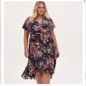 Torrid Womens Plus Faux Wrap Dress, Swiss Dot Floral Dark Gray, Size 3X